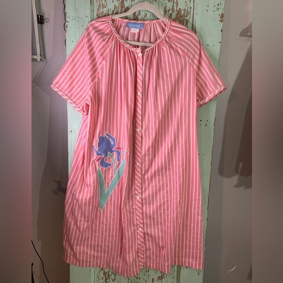 Women’s vintage Coffee Time pink and white striped button-up gown - Picture 1 of 6